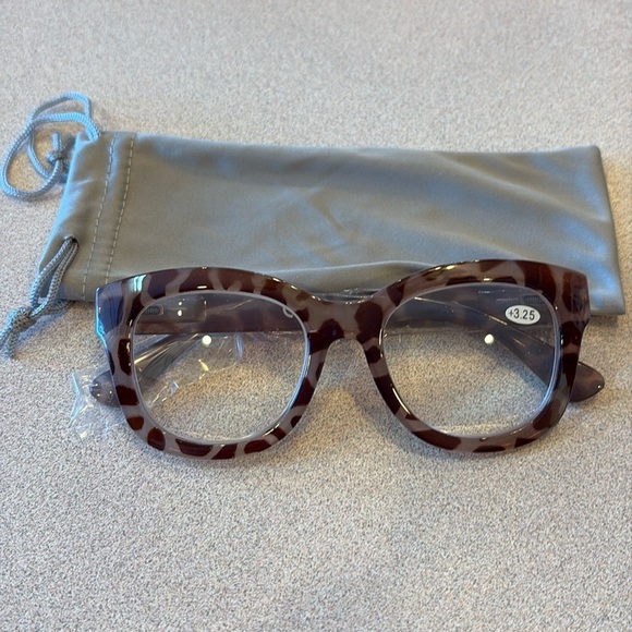 NWT 3.25 Reading Glasses - Picture 1 of 2